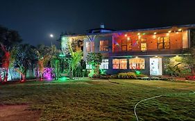 Leopard Farmhouse