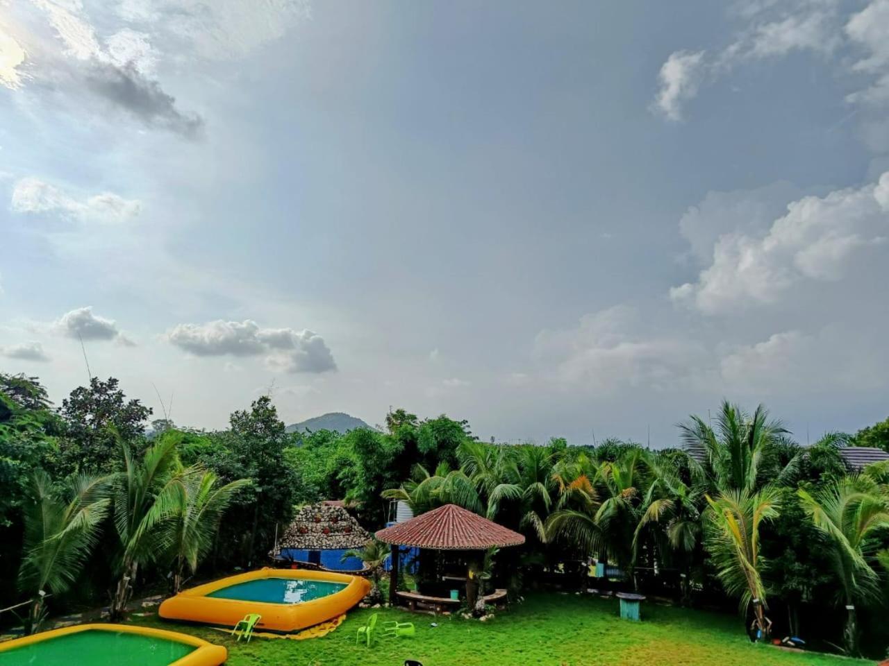 Leopard Farmhouse Mhow Exterior photo